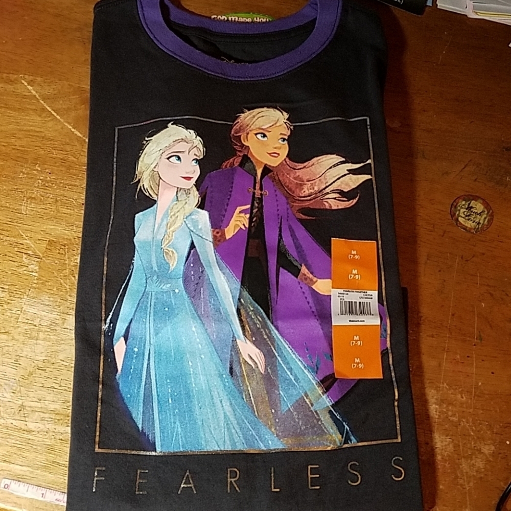 Disney Frozen II Medium (7-9) Fearless Together